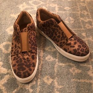 Volatile Sneakers size 6.5